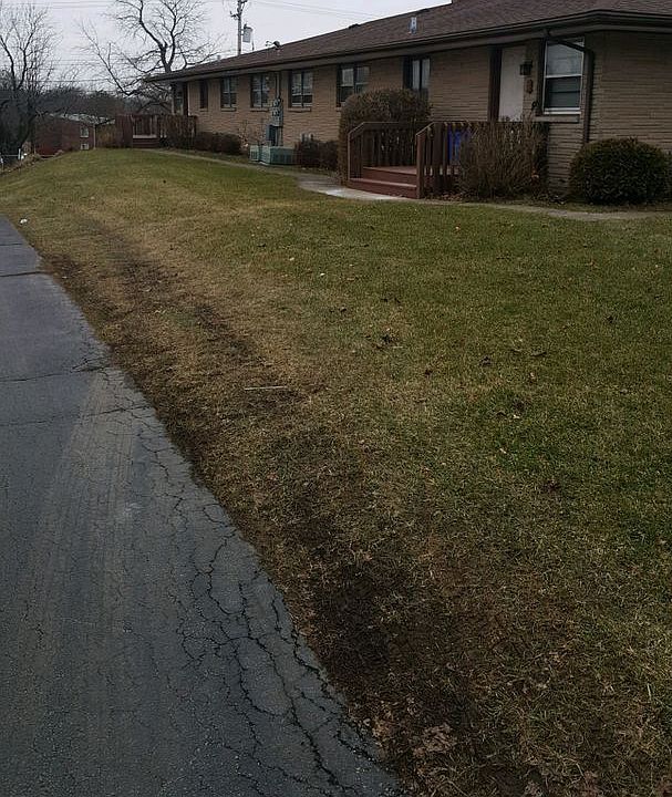1st image of 5851 Garrett Ln APT 1