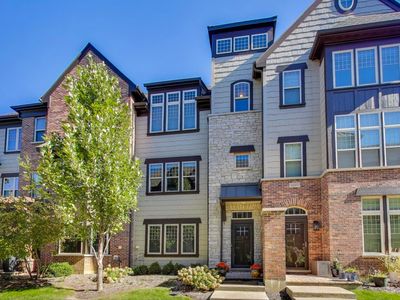 662 Parkside Ct, Libertyville, IL, 60048