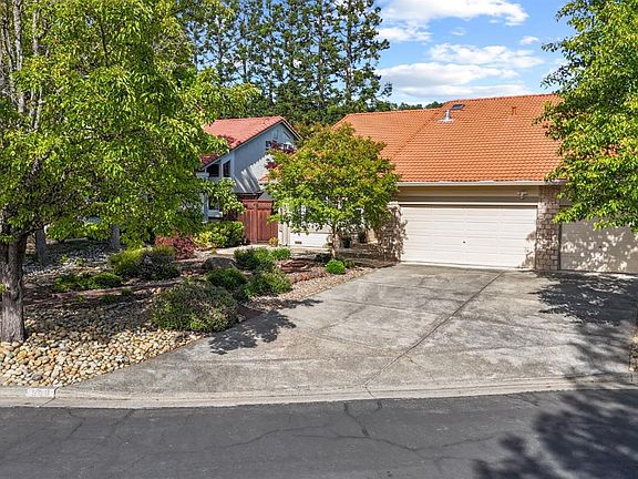 3rd image of 308 La Quinta Drive