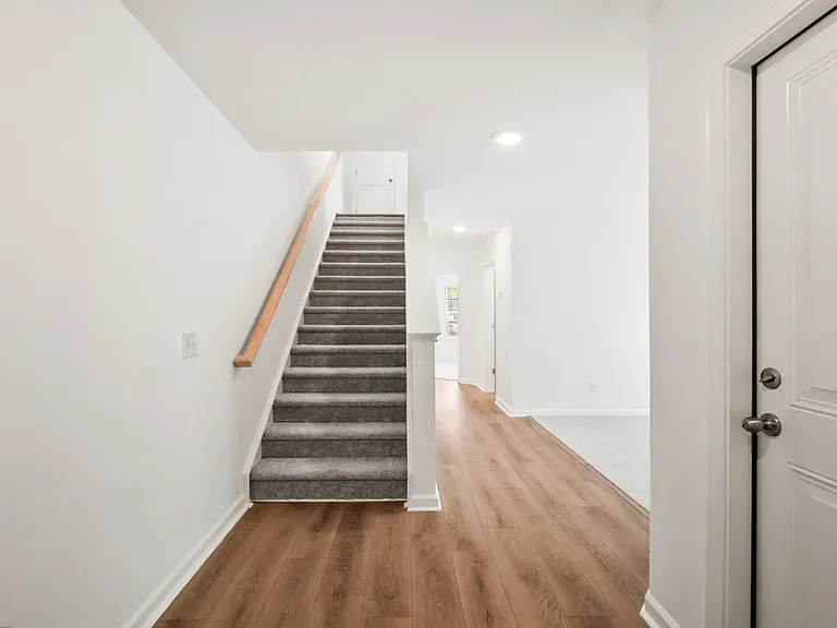 4633 Forest Hills Dr — Photo 6