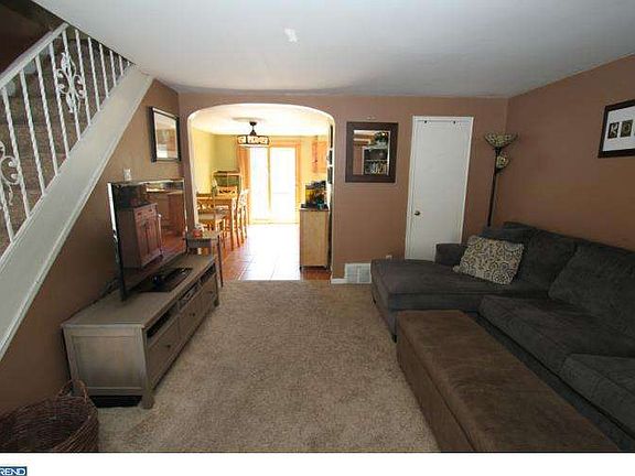 3rd image of 4453 Garden St