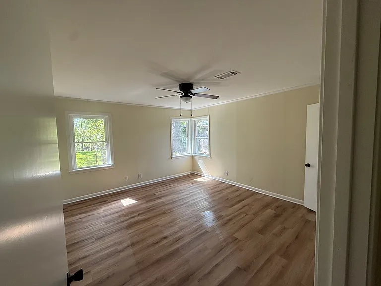 507 Lakeshore Dr — Photo 17