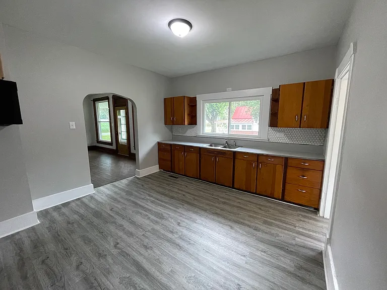 312 S Main St — Photo 13