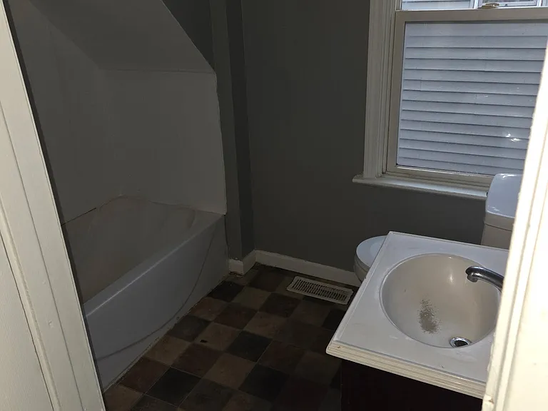 206 E Arcadia Ave — Photo 5