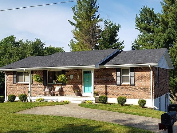 2nd image of 1092 Iroquois Dr
