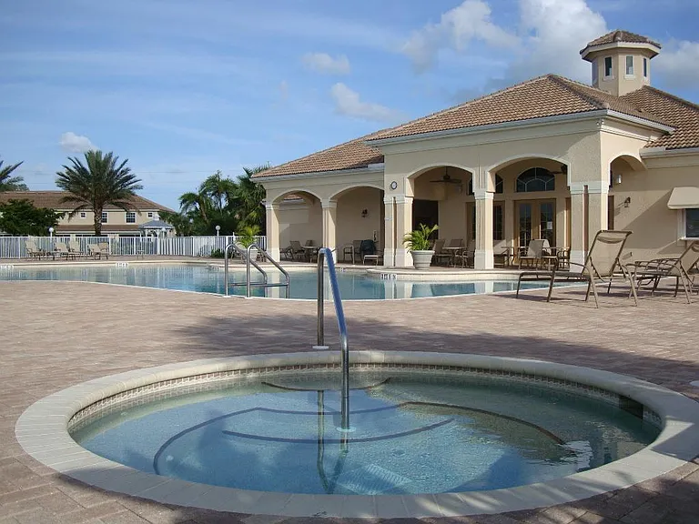 8659 Pegasus Dr — Photo 37
