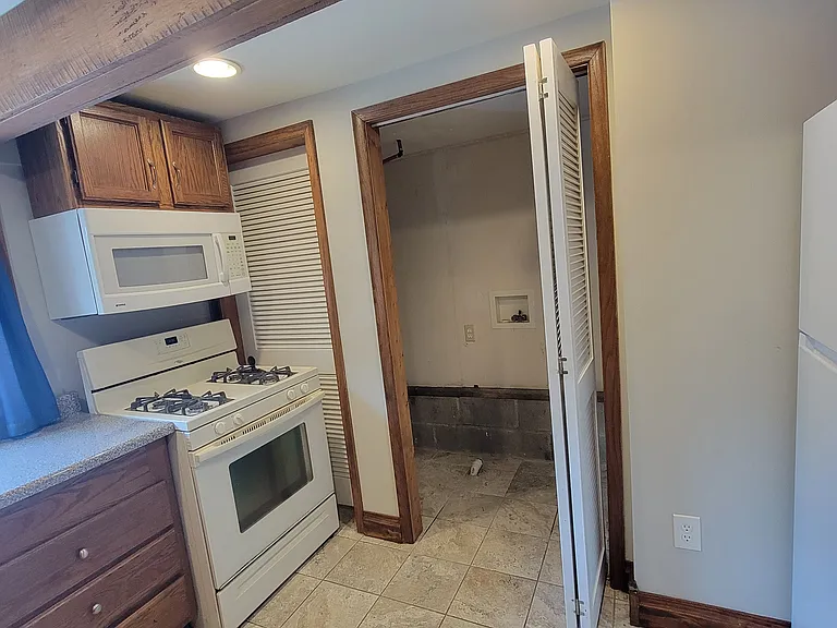32 E Main St #A — Photo 6