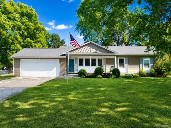5282 W Mount Morris Rd, Mount Morris, MI 48458