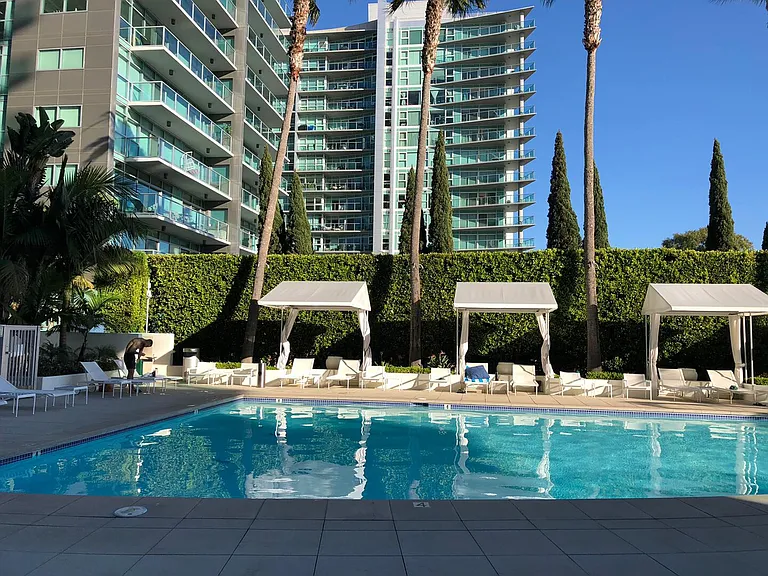 Marina Pointe Dr — Photo 8