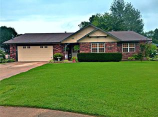 1734 Ridgeview Dr, Springdale, AR 72762