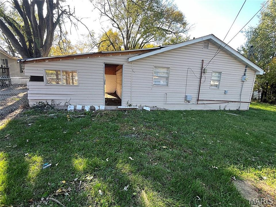 2nd image of 1841 Mullins Ave