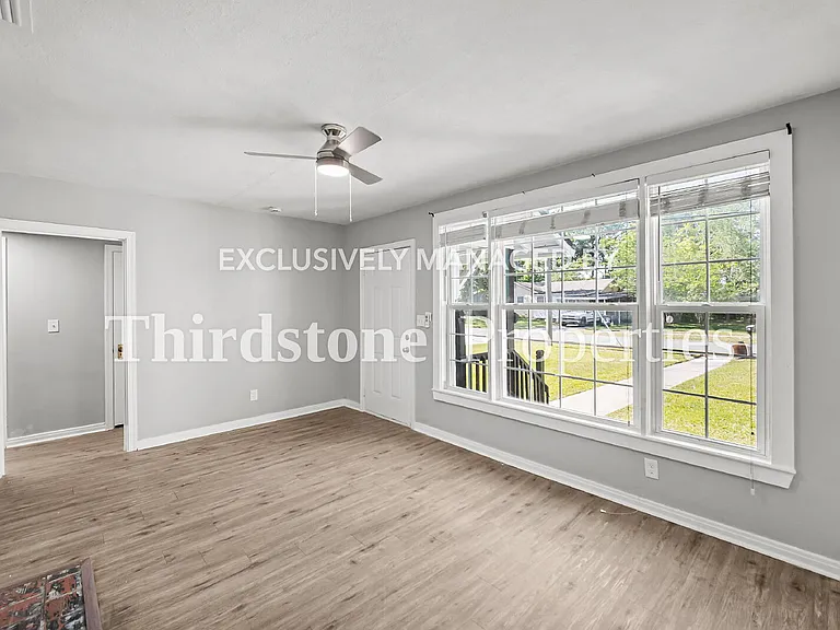 5204 Astral St — Photo 4