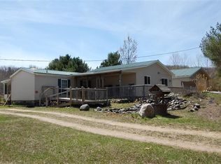 218 Lakeview Rd, Levering, MI 49755