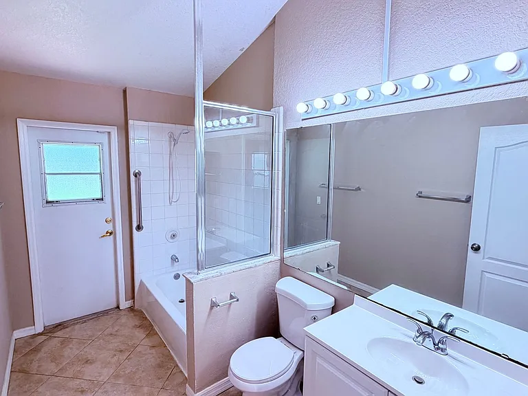 12424 Wilcox Ct — Photo 25