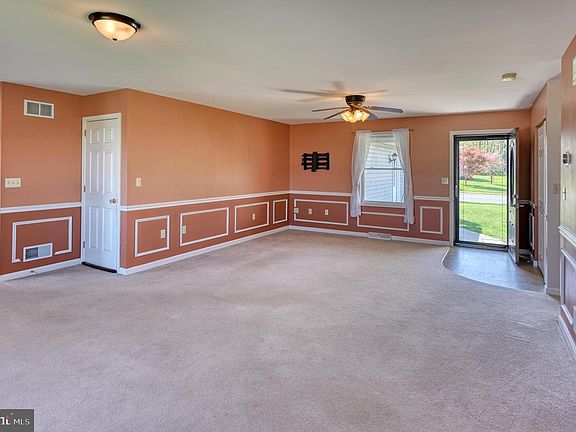 4th image of 130 Sweetwater Ln