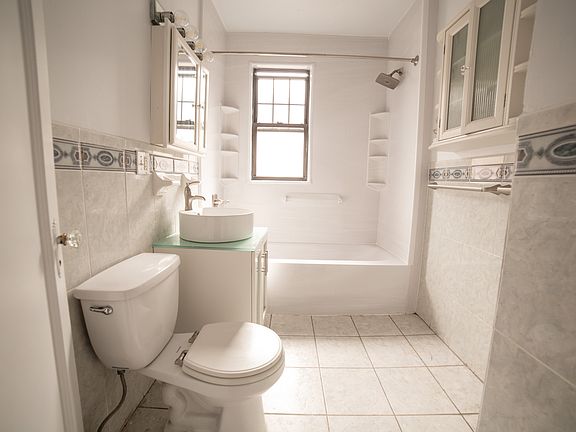5th image of 3968 Bell Ave #2