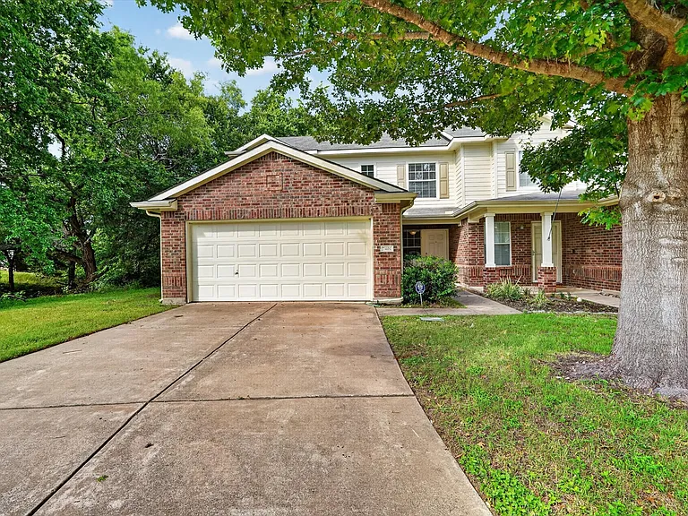 7401 Cowhand Ct — Photo 1