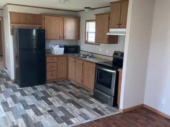 385 Susan St NE, Cedar Springs, MI 49319