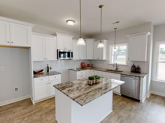 5th image of 317 Glenn Laurel Dr