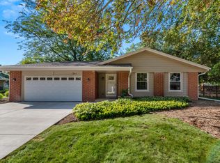 1211 Yorktown Dr, Oconomowoc, WI 53066