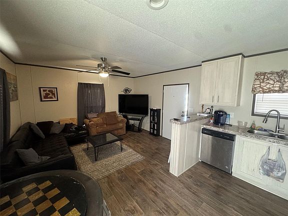 4th image of 2309 Del Prado Dr