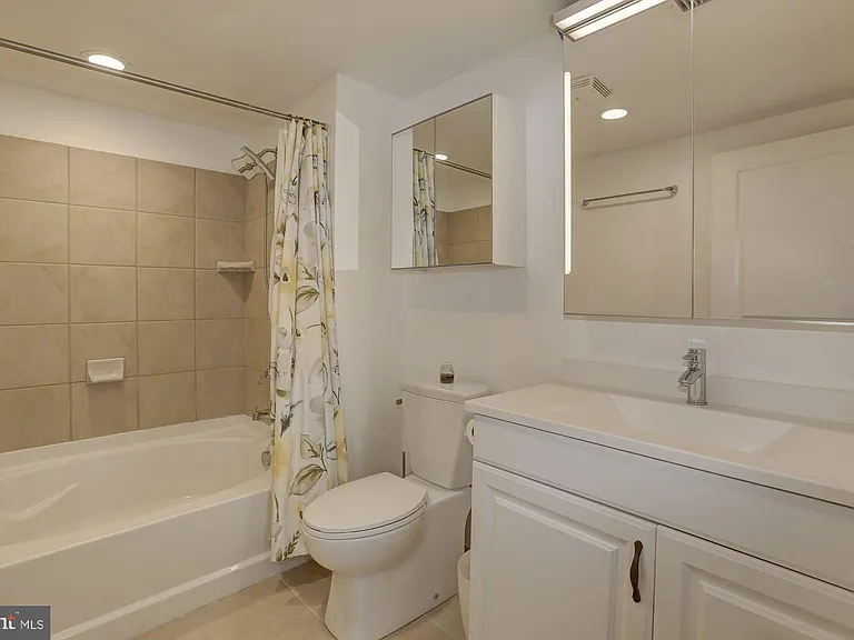 616 E St NW #718 — Photo 28
