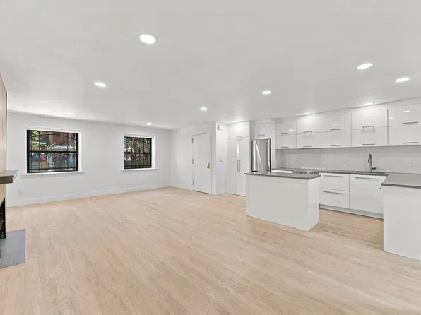 240 Carlton Ave, Brooklyn, NY 11205