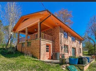 707 Campbell Town Rd, Walhalla, SC 29691