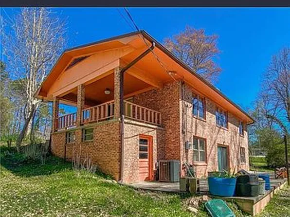 707 Campbell Town Rd, Walhalla, SC 29691