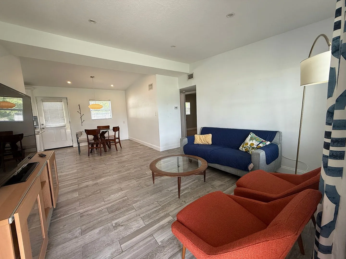 Optional Furnished 3/2 Home With Awesome Fenced Yard And Double Carport! — Photo 4