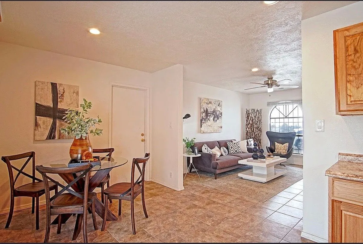 2 bed, 2.0 bath, 1087 sqft, $1,500 — Photo 2