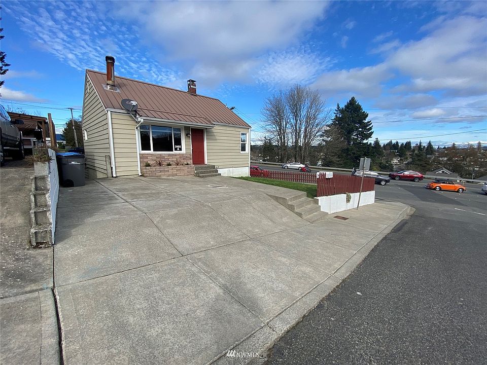 1st image of 3102 11th St