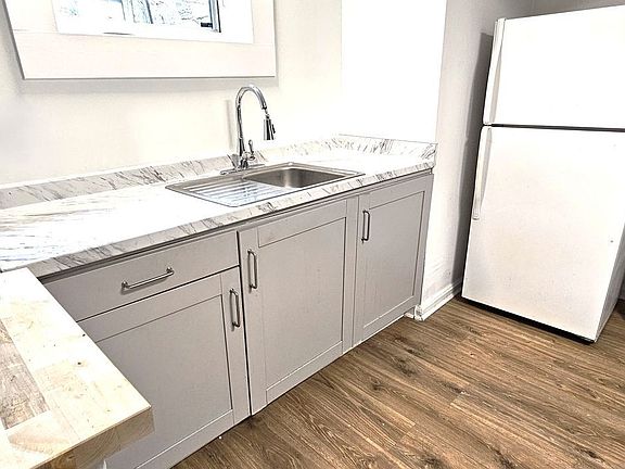 3rd image of 1067 Lanier Blvd NE #B