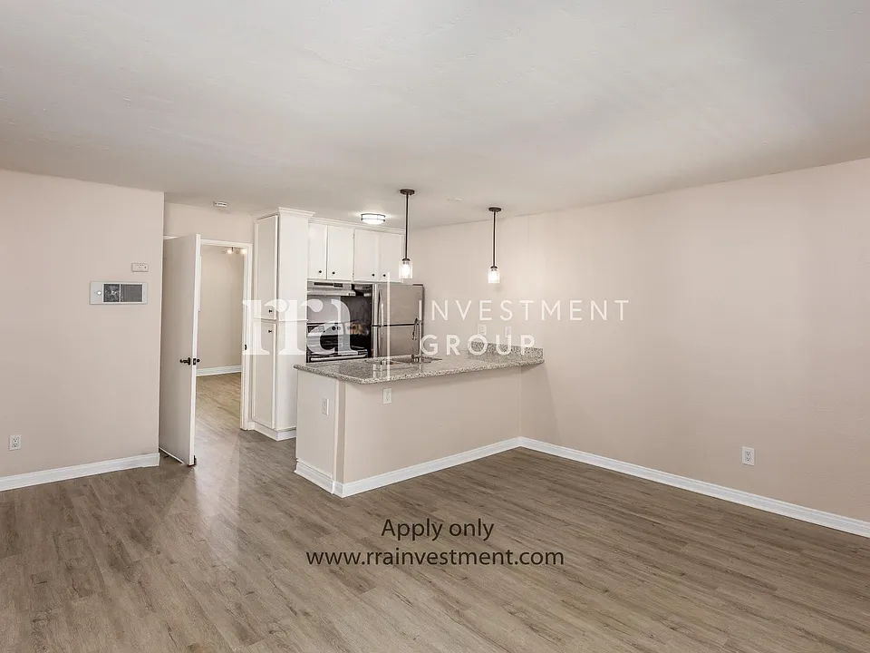 2411 Adams Ave #23