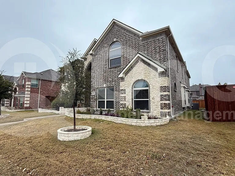 12368 Willowgate Dr — Photo 2