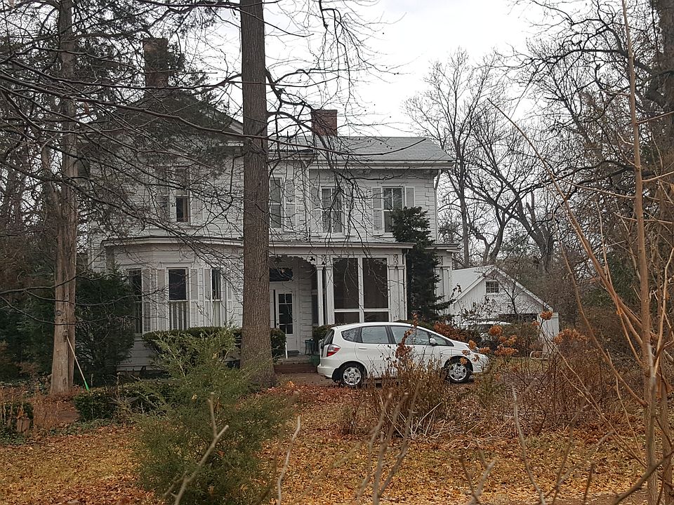 1st image of 615 E Monroe Ave
