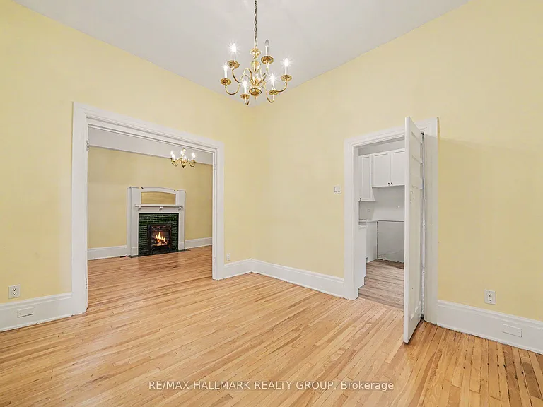 413 Elgin St #4 — Photo 9