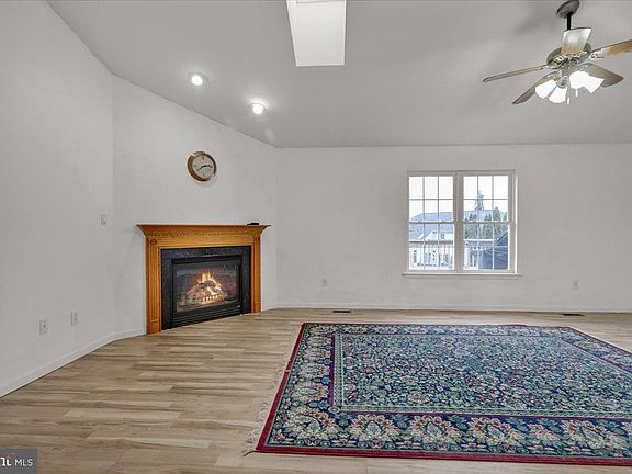 5th image of 3305 Regency Dr