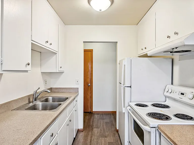 Unity View Apartments - 476 75th Ave NE — Photo 7