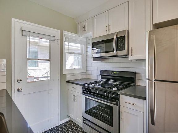 3rd image of 2032 Meade Ave #2032