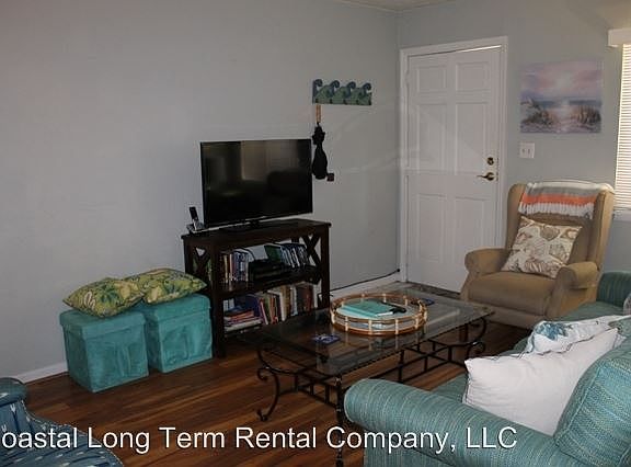 3rd image of 6 Woodward Ave