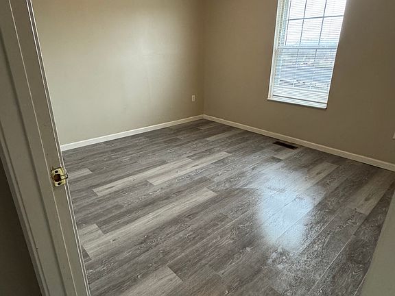 5th image of 1620 Silverado Ct