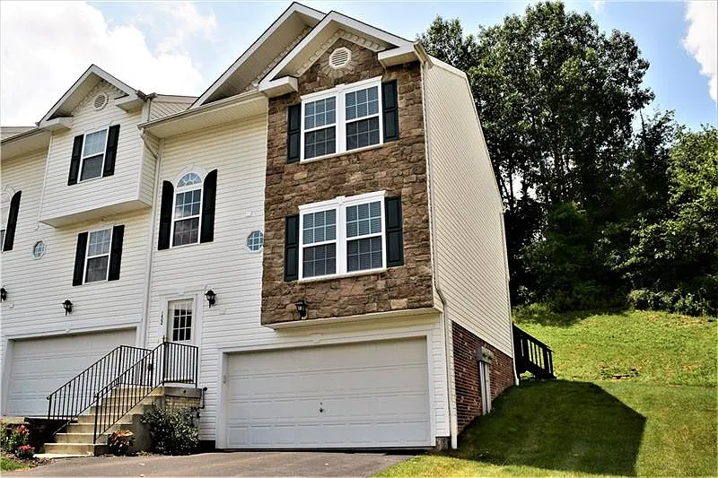 1400 Canterbury Dr photo 1