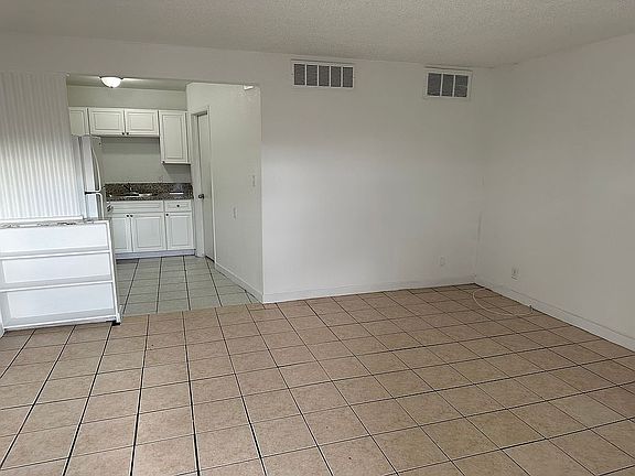 3rd image of 326 N 16th St APT 3