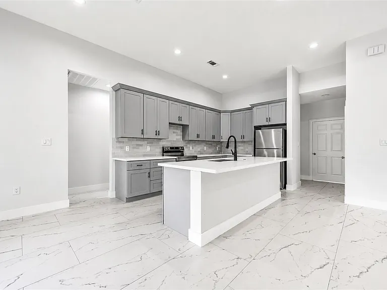 508 Georgia St — Photo 16