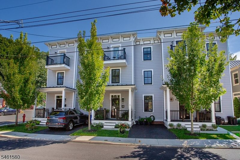 1st image of 65 Church St