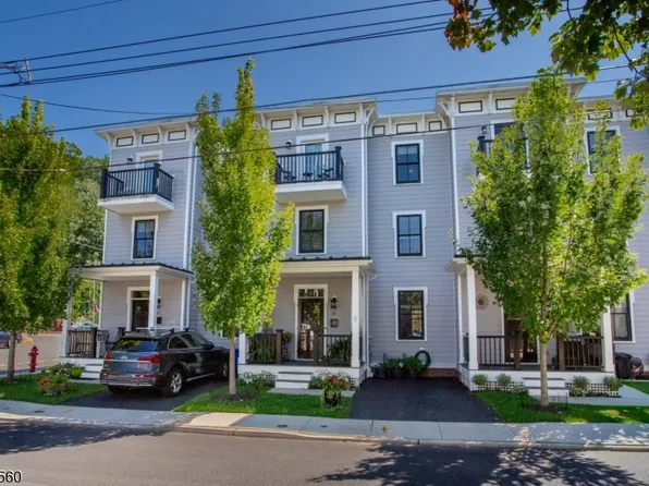 65 Church St, Lambertville City, NJ 08530