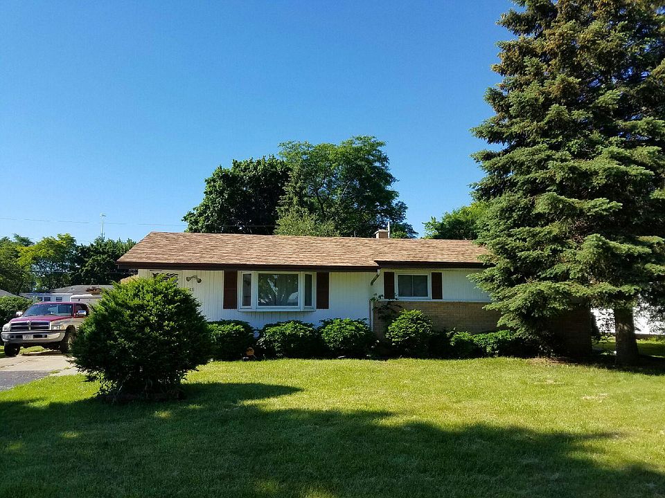2nd image of 5823 W Port Ave