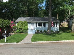 29 N Lake Shore Dr, Rockaway, NJ 07866