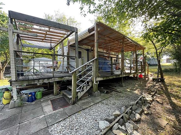 3rd image of 18 Timber Valley Ct